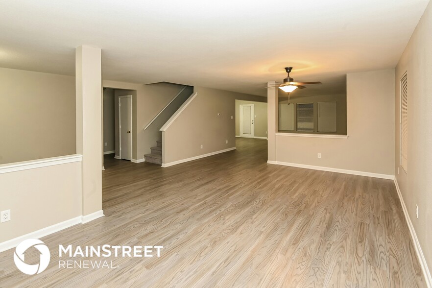 Building Photo - 5655 Hammermill Dr