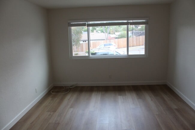 Building Photo - 331 Rebecca Ave