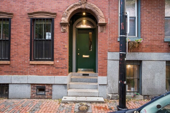 Building Photo - 6 Dwight St