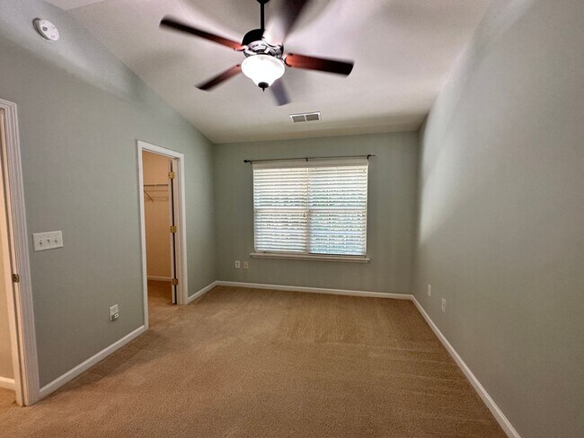 Building Photo - Exclusively Offered by Muse Realty Rentals...