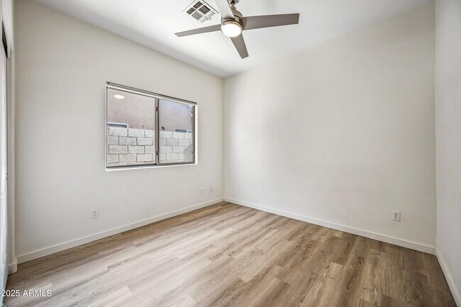 Building Photo - 1704 S 79th Glen