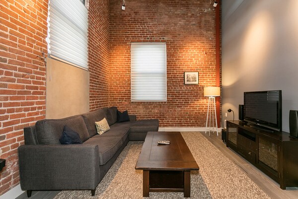 Building Photo - 400 Spear St