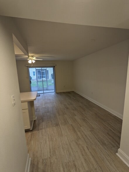 Building Photo - 359 S McMullen Booth Rd