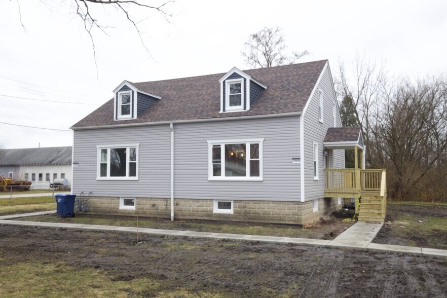 Primary Photo - 16637 W Brockman Ave