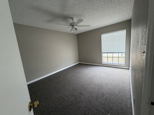 Building Photo - 2B/1B Condo 12 min from Orlando downtown