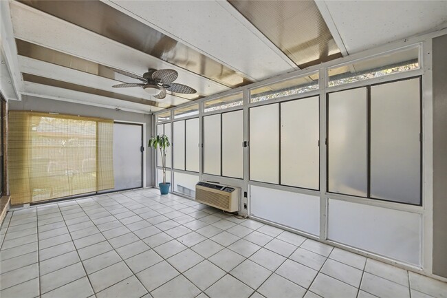 Building Photo - 319 Richvale Ln