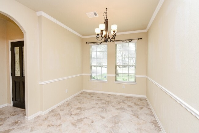 Building Photo - 2826 Whitman Dr