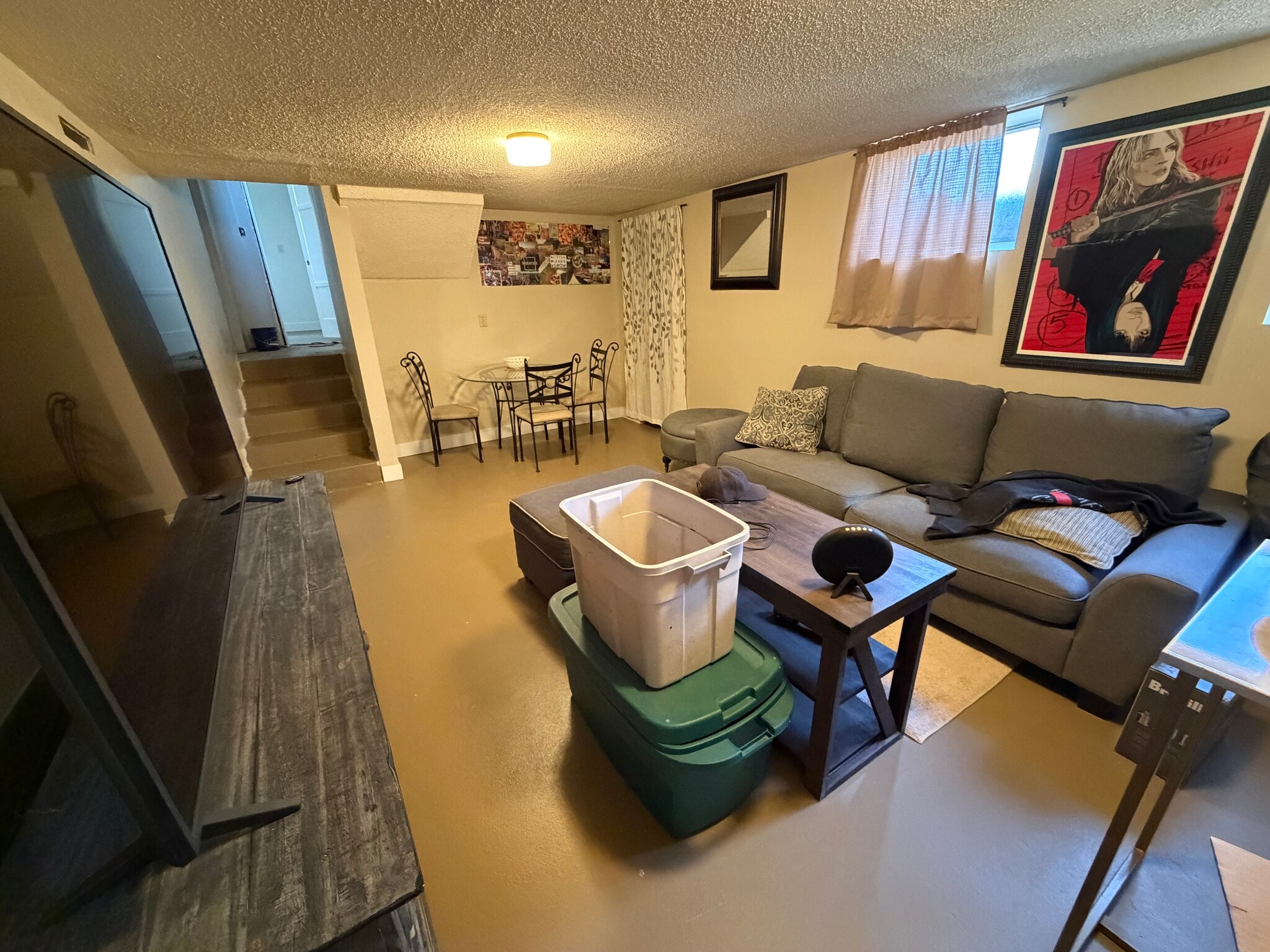 Building Photo - 565 W Midway Blvd