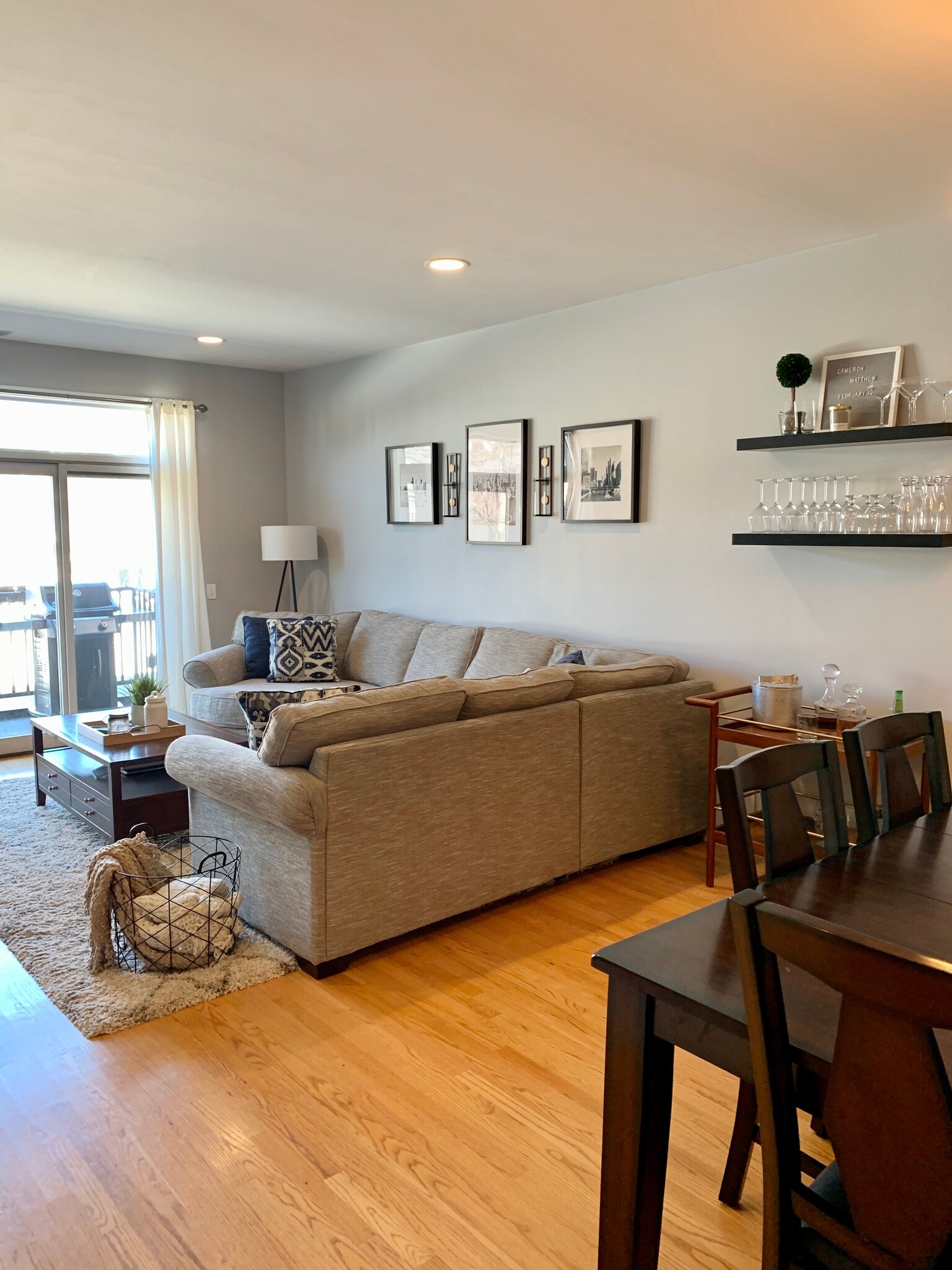 Living Room - 2040 W Belmont Ave