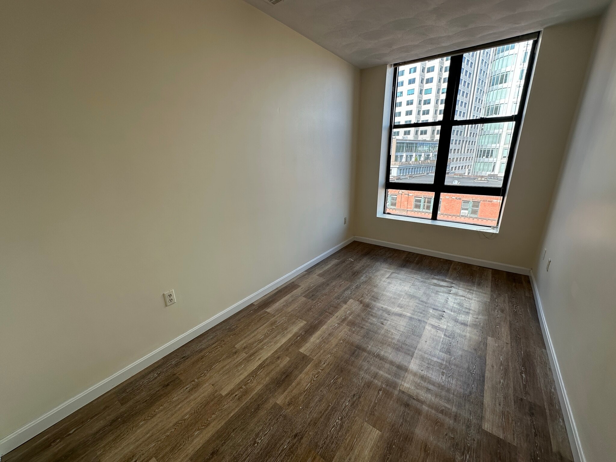 Building Photo - 83 Essex St