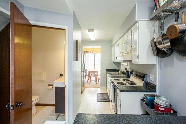 Building Photo - 3-Bedroom 1.5-Bathroom North Ames Townhome