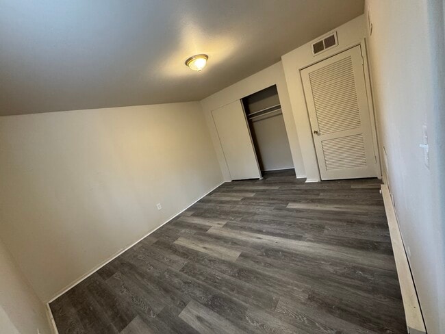 Building Photo - 5828 Stieren Dr