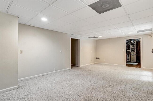 Building Photo - 510 Jacaranda Ct