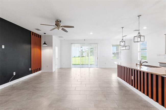 Building Photo - 33034 Sand Creek Dr
