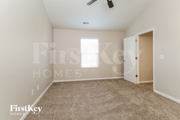 Building Photo - 7429 Hidden Creek Dr
