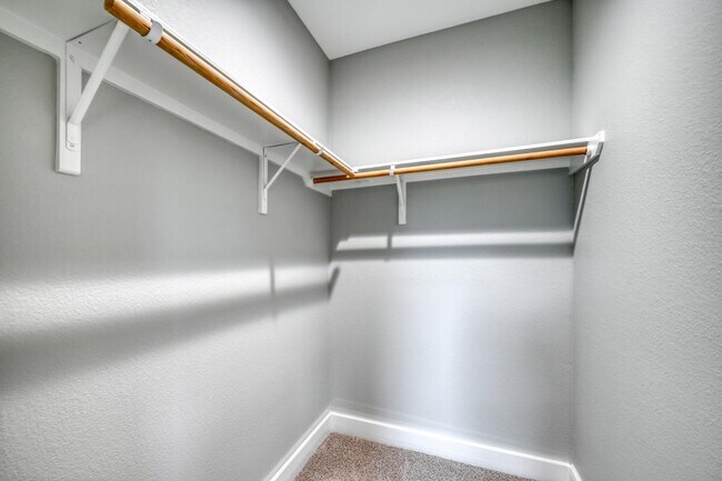 Building Photo - 1915 Willow