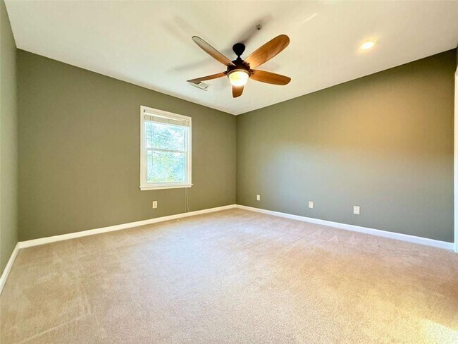 Building Photo - 8710 Mt Rushmore Dr