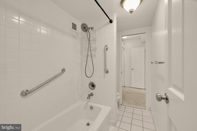 Building Photo - 4515 Willard Ave