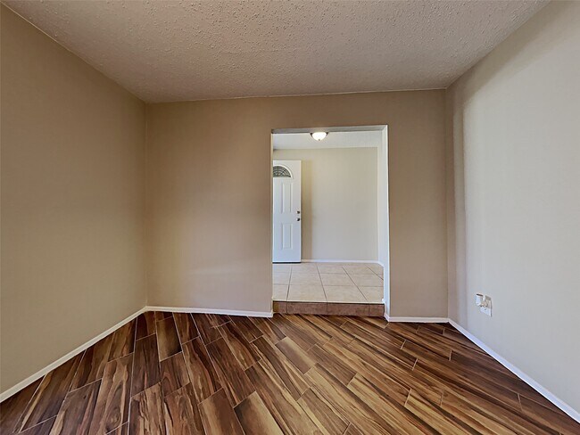 Building Photo - 24111 Spring Towne Dr