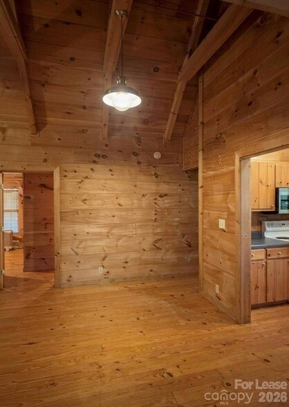 Building Photo - 474 Serpentine Dr