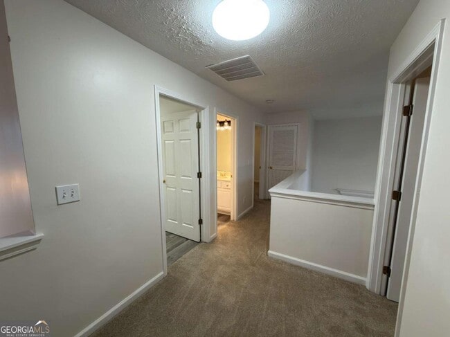 Building Photo - 620 Manor Glen Dr