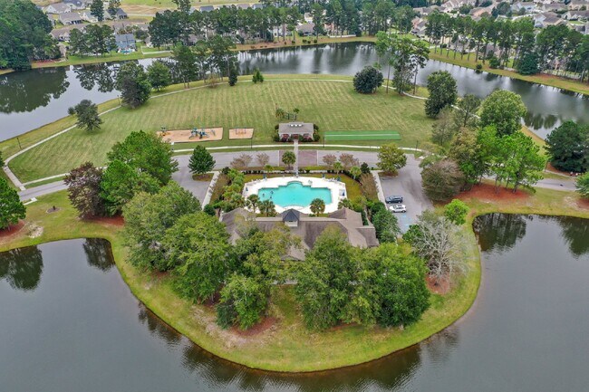 Building Photo - "Lagoon view in Lawton Station - Spacious ...