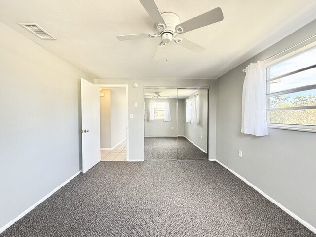 Building Photo - 1300 Classic Dr