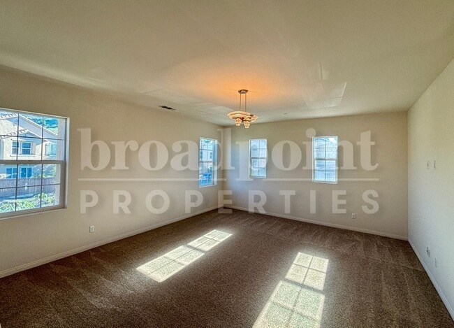 Building Photo - 1650 N Las Flores Dr