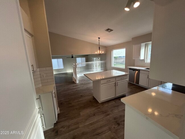 Building Photo - 1611 W Musket Way