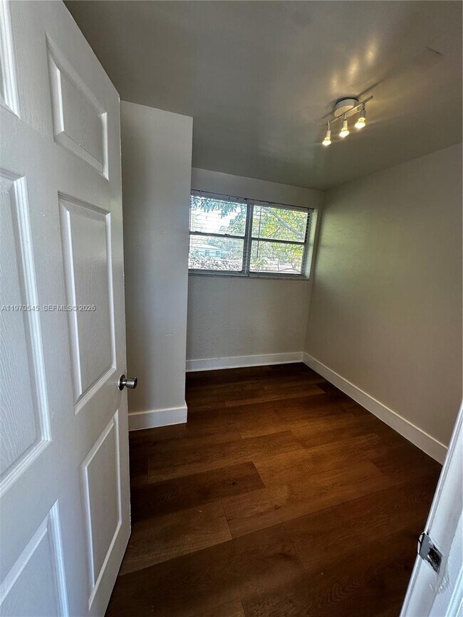 Building Photo - 5903 N Miami Ave