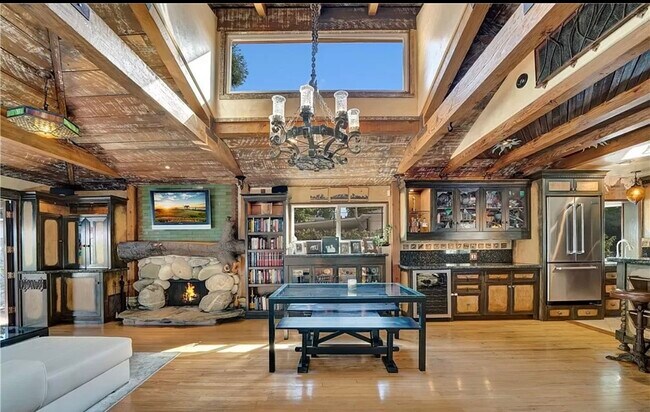 Building Photo - 4984 Topanga Canyon Blvd