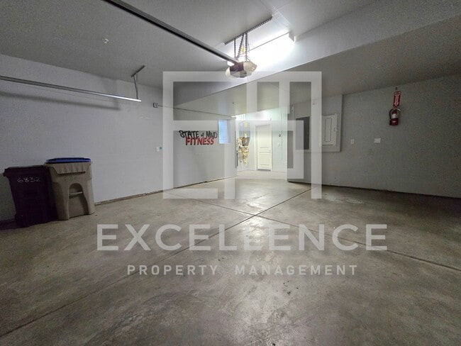 Building Photo - 6 Years New - Beautiful Townhouse With 3/3 with 2 Master Suites, Open Floor Plan, Attached 2 Car ...