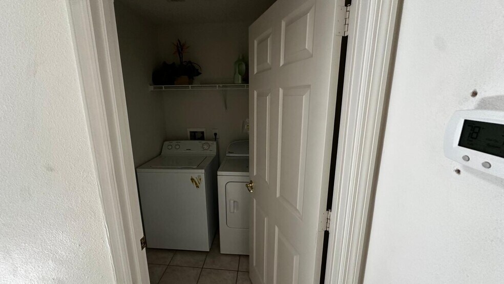 Washer dryer - 2651 Oneida Loop