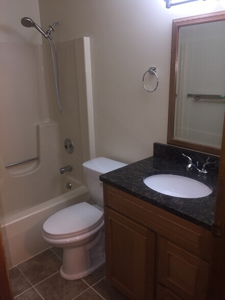 Building Photo - 77 Sinykin Cir