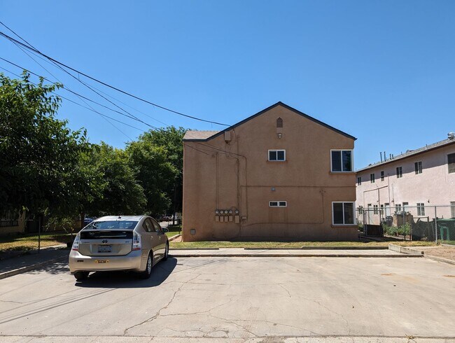 Building Photo - Nevada 4-Plex