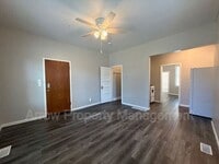 Building Photo - 1400 Garfield- B