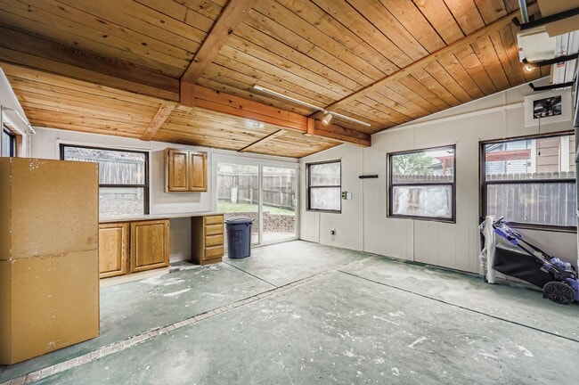 Building Photo - 3435 Mountainside Dr