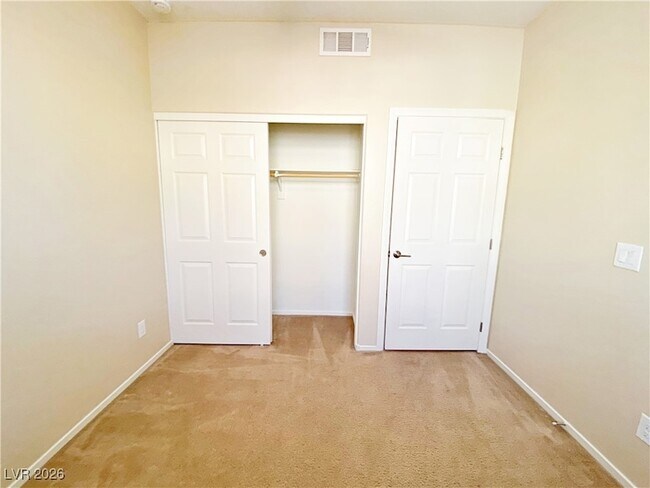 Building Photo - 50 Aura de Blanco St