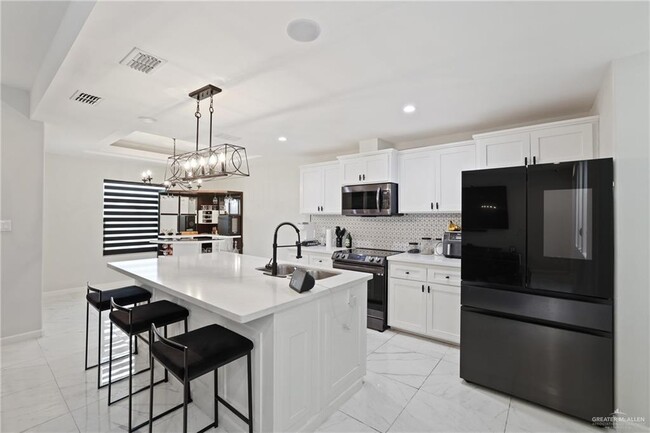 Building Photo - 4104 S Rodman Ln
