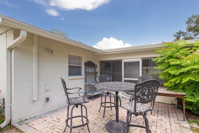 Building Photo - 6143 Tanglewood Dr NE