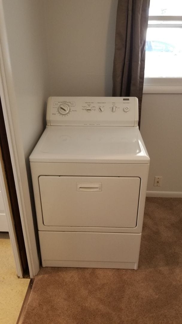 Building Photo - 429 E Pine St