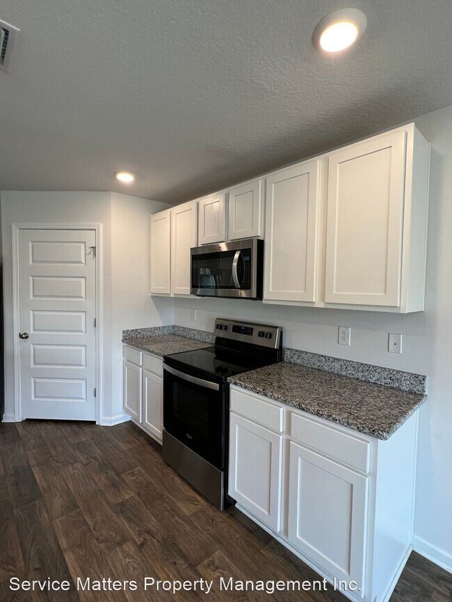 Building Photo - 5 br, 3 bath House - 7571 Oak Lake Blvd