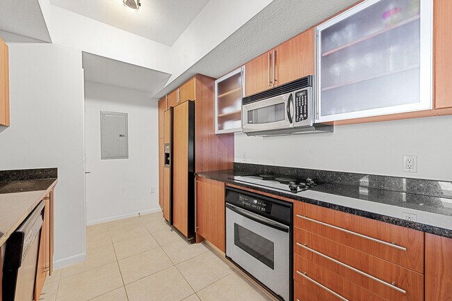 Building Photo - 1551 N Flagler Dr