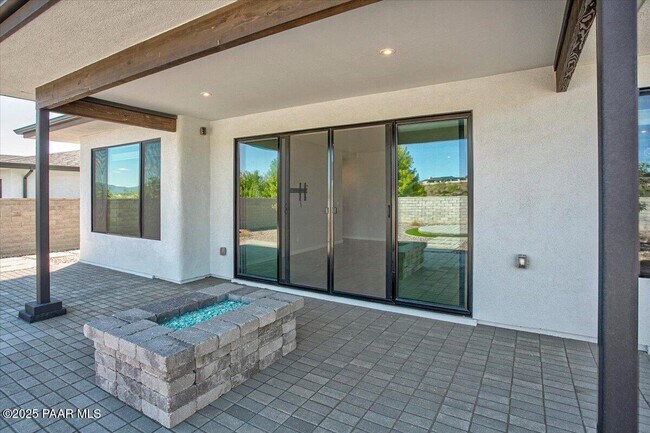 Building Photo - 5744 E Killen Loop
