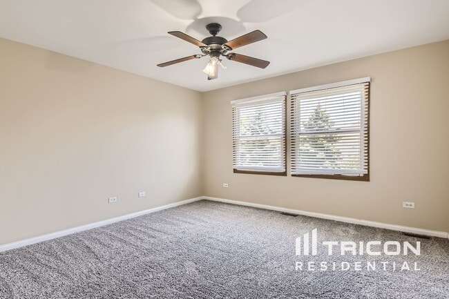 Building Photo - 1414 Lakewood Dr