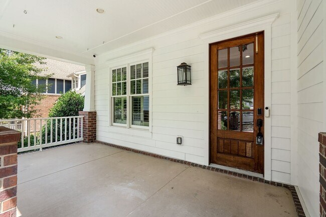 Building Photo - 444 Wild Elm St