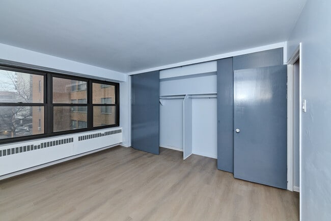 Building Photo - 6118 N Sheridan Rd