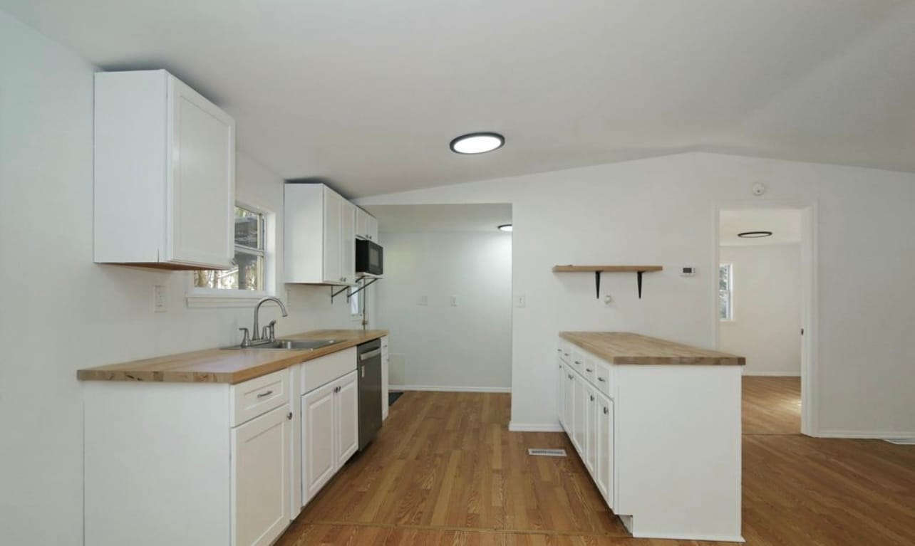 Building Photo - 2040 Porto Blvd