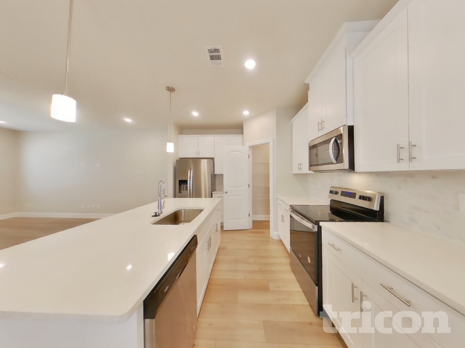 Building Photo - 1331 Carriage Park Dr