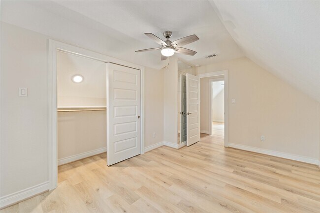 Building Photo - 2631 Persa St